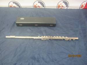 lot 10 image: GEMEINHARDT FLUTE MODEL 2NP FLUTE WITH BUNDY CARRY CASE&nbsp