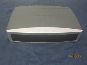 lot 14 image: BOSE MEDIA CENTER MODEL AV3-21ii
