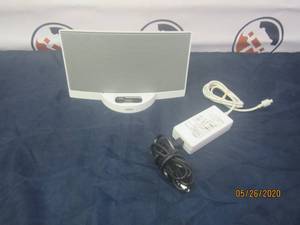 lot 31 image: BOSE SOUND DOCK DIGITAL MUSIC SYSTEM