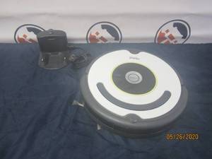 lot 35 image: IROBOT ROOMBA 620 WITH IROBOT COMPACT HOME BASE&nbsp