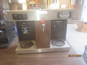 lot 172 image: BUNN 3 BURNER COFFEE BREWER