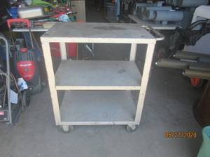 lot 267 image: METAL CART ON CASTERS