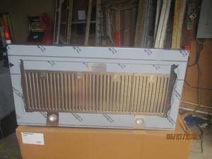 lot 154 image: NEW IN BOX SUPERIORE VENT HOOD MODEL HD481B