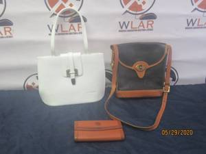 lot 60 image: DOONEY &amp BOURKE PURSE ,&nbsp &nbspDONNEY &amp BOURKE WALLET ,&nbsp&nbsp WHITE LA SCARPA PURSE&nbsp