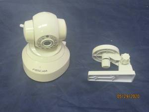 lot 86 image: FOSCAM&nbsp F19816P