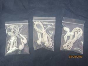 lot 117 image: TOTAL OF 3 EAR BUD HEADHONES&nbsp&nbsp2 - SAMSUNG&nbsp