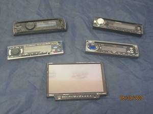lot 118 image: TOTAL OF 5 STEREO DETACHABLE FACE PLATES - PIONEER DEH-X3700UI-AIWA MP3 CDC-MP3- JENSEN CD330X&nbsp-BOSS 7INCH WIDE SCREEN&nbsp BV8962&nbsp- PIONEER DEH-3200UB