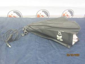 lot 121 image: PROXELLE SOFTBOX WITH LAMP SOCKET