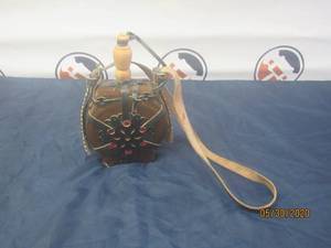 lot 130 image: VINTAGEHUNGARIANHORSE HAIR&nbsp WOODEN CANTEEN  FLASK LEATHER ANIMAL HUNGARY&nbsp