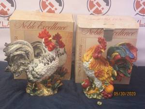 lot 140 image: TOTAL OF 2 NOBLE EXCELLENCE ROOSTERS IN ORIGINAL BOX&nbsp&nbsp- TUSCANY ROOSTER&nbsp&nbsp- CHATEAU ROOSTER&nbsp