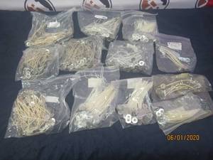 lot 210 image: GENEROUS AMOUNT OF CANDLE WICKS