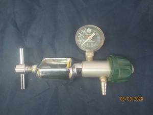 lot 249 image: HUDSON OXYGEN REGULATOR