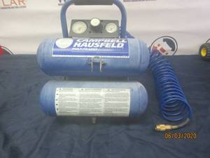 lot 250 image: CAMPBELL HAUSFELD AIR COMPRESSOR WORKS GREAT