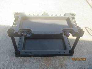 lot 322 image: YARD TOOL STAND