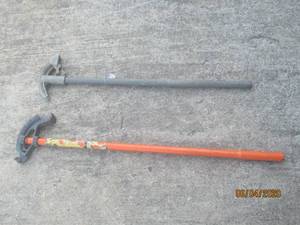 lot 325 image: 2 CONDUIT BENDER