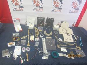 lot 337 image: GENEROUS AMOUNT OF FASHION JEWELRY&nbsp&nbsp- NECKLACES &nbsp&nbsp- BRACELETS&nbsp- RINGS&nbsp- BELTS&nbsp- EARRINGS&nbsp