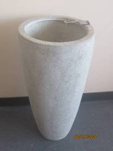 lot 379 image: 28 NAPA STONE HOME &amp GARDEN PLANTER&nbsp
