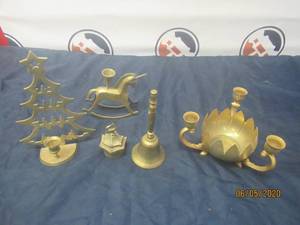 lot 388 image: BRASS LOT 5 PIECES SEE PICS