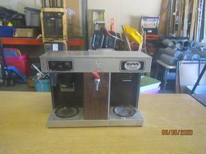 lot 404 image: BUNN 2 COFFEE BREWER