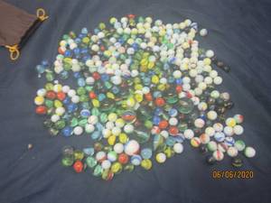 lot 416 image: 150 PLUS MARBLES