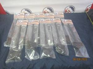 lot 258 image: 10 NEW EZ SWEEP UMPIRE BRUSH