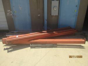 lot 475 image: 12 PALLET RACK CROSS BEAMS 12FT LONG