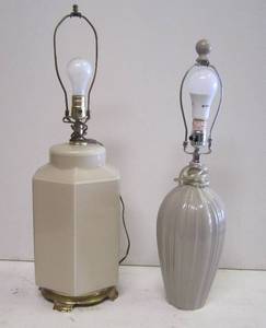 lot 16 image: 2 Table Lamps