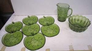 lot 32 image: Lot of Green Glasswear