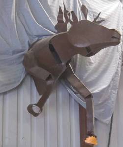 lot 1 image: Large metal horse sculpture