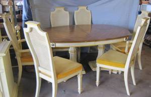 lot 8 image: Hollywood Regency Table and Chairs