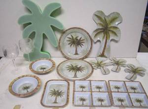 lot 52 image: Palm Tree Themed Plastic ware