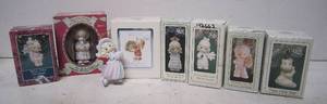 lot 64 image: 8 Precious Moments Ornaments