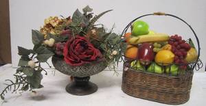 lot 67 image: 2 Centerpieces