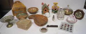 lot 77 image: Misc. Decor Items