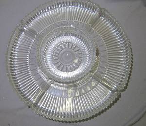 lot 114 image: 5 Piece Glass Hors doeuvre Set