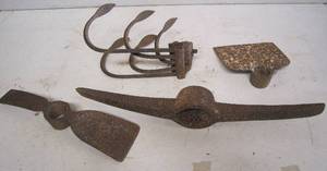 lot 125 image: Lawn implements without handles