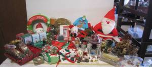 lot 136 image: Christmas dcor