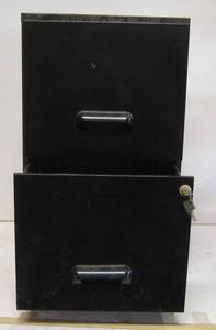 lot 142 image: Locking filing cabinet