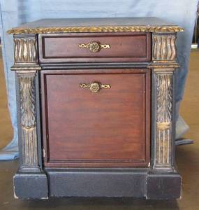 lot 163 image: Single drawer end table filing cabinet