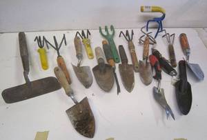 lot 168 image: Gardening hand tools