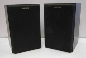 lot 123 image: Aiwa Speakers