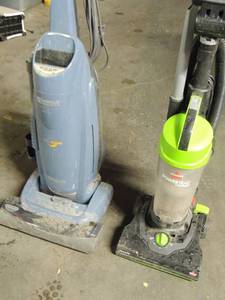 lot 520 image: Kenmore intell clean vacume with hoses, Power track Bissel bag less vacume