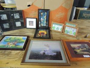 lot 526 image: 3 frog photos frames 5x7, black frame 8x10 new, House and sheep art 10x12, lady in flowers 11x12, metal flower photo frame 8x10, love heart shadow box and more
