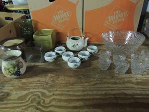 lot 530 image: Fruit pottery flower pot chipped on top, Stoneware tea pot with 6 matching cups, Blown glass punchbowl with 8 punch cups
