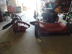 lot 560 image: Homelite XL chain saw with no chain Murray 22 cut 5.0 HP Quantum 2 in 1 combo mulchdischarge Poulin Pro 16 34cc gas power chain saw mix fuel only.