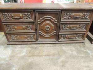 lot 591 image: Cherry wood dresser 6 drawers missing 2 handles 1 door with small drawers inside 31x70 19 deep