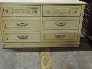 lot 593 image: 6 drawer dresser off white has slot for mirror 30x44 18 deep