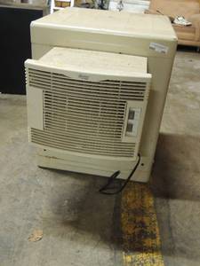 lot 596 image: Alpine Vintage water cooler 20 watt standard wall plug new condition