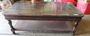 lot 554 image: 17x50 dark brown coffee table very good condition