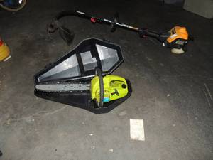 lot 656 image: Poulin pro series PP338pt gas weed eater and green Poulin 2000 series chain saw in case All unknown working condition